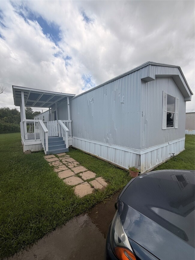 property at 2021 N Battlebell Rd