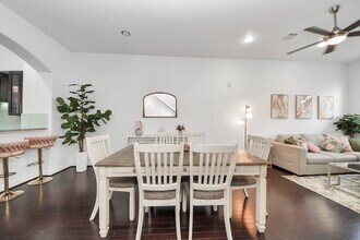 2110 Shearn St in Houston, TX - Building Photo - Building Photo