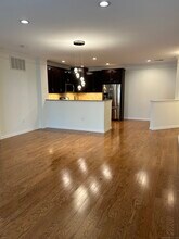 124 Center Meadow Ln in Danbury, CT - Building Photo - Building Photo