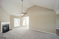 6555 Creekview Ct in Riverdale, GA - Foto de edificio - Building Photo