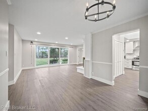 1909 Marie Cir in Bloomfield Township, MI - Building Photo - Building Photo