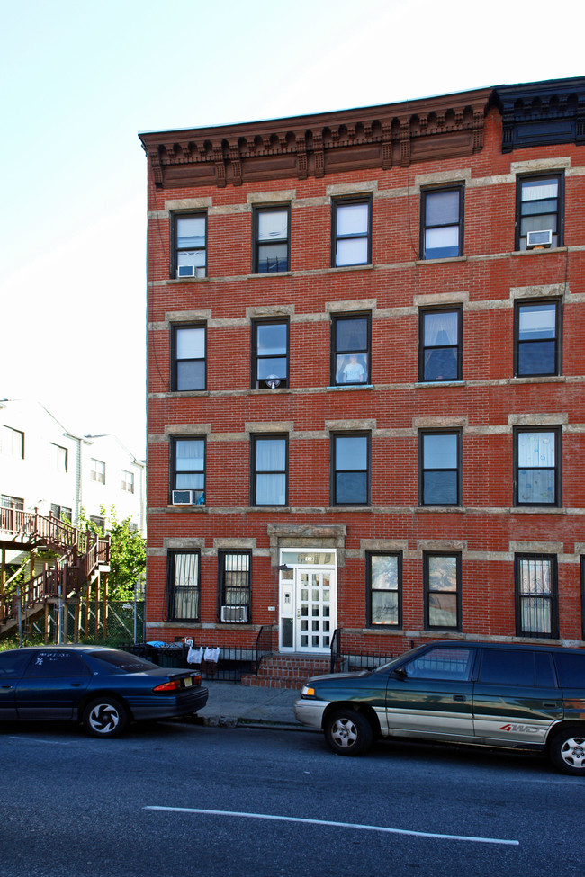 143 4th Ave in Brooklyn, NY - Foto de edificio - Building Photo