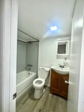 2009 Flagler Pl NW, Unit B in Washington, DC - Foto de edificio - Building Photo