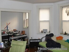 137 Park Dr, Unit 10 in Boston, MA - Building Photo - Building Photo