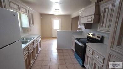 4860 Larkspur Dr in Brownsville, TX - Building Photo - Building Photo