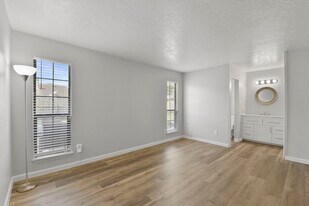 707 Land Grant Dr in Richmond, TX - Building Photo