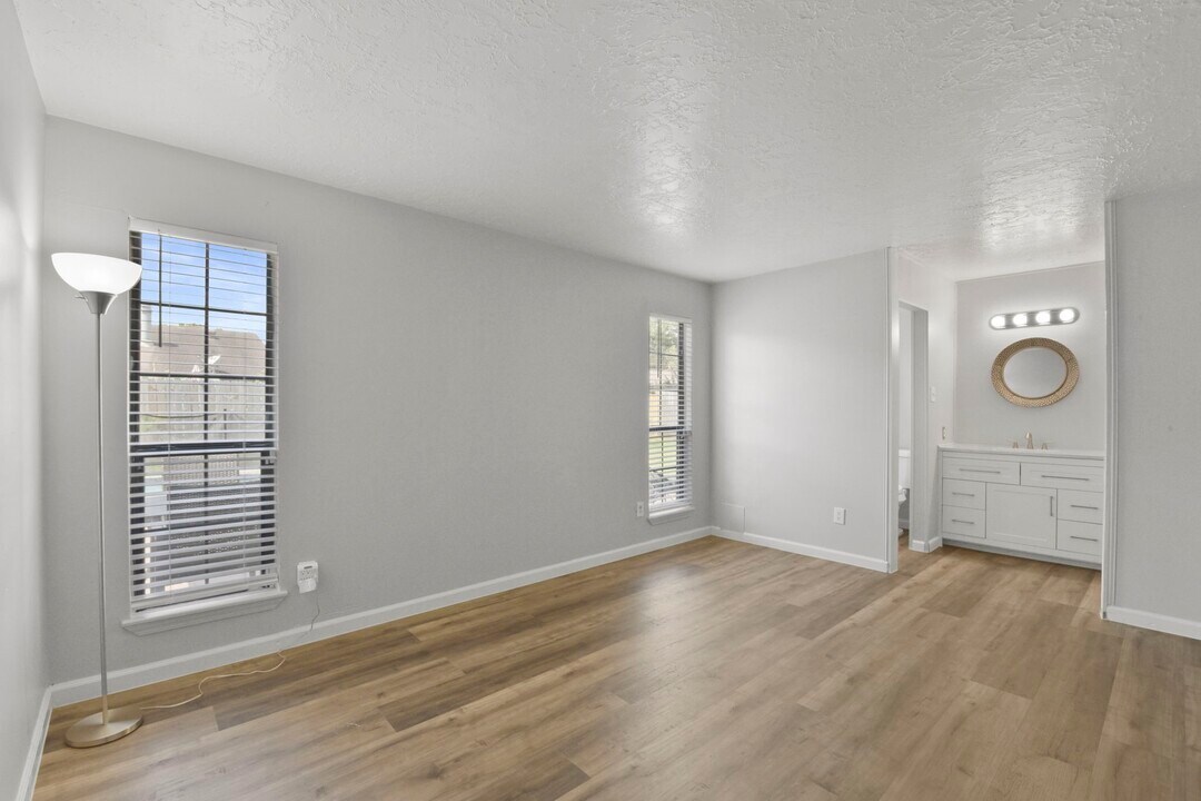 707 Land Grant Dr in Richmond, TX - Building Photo