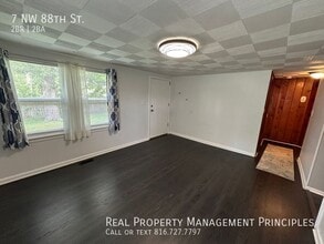 7 NW 88th St in Kansas City, MO - Building Photo - Building Photo