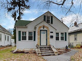 1604 Bayard Ave in St. Paul, MN - Building Photo