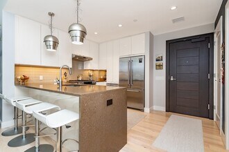 32 Traveler St, Unit 312 in Boston, MA - Building Photo - Building Photo