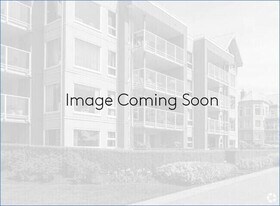 6007 Lakeview Dr in Kirkland, WA - Building Photo