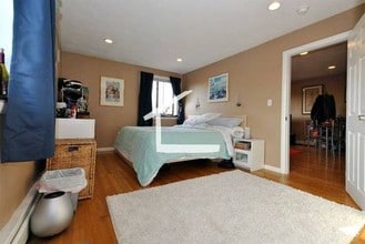 34 Gardner St-Unit -405 in Boston, MA - Foto de edificio - Building Photo