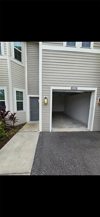 6506 Brook Village Cove in Bradenton, FL - Building Photo