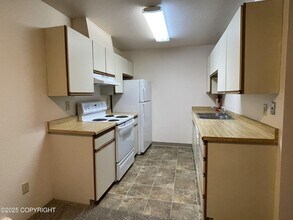 3570 W Dimond Blvd in Anchorage, AK - Building Photo - Building Photo