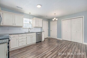 403 SW 15 St in Blue Springs, MO - Building Photo - Building Photo