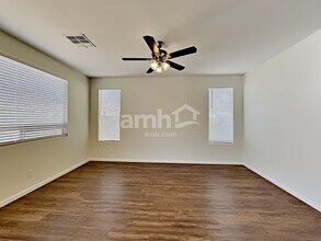 40600 N Jay Ln in San Tan Valley, AZ - Foto de edificio - Building Photo