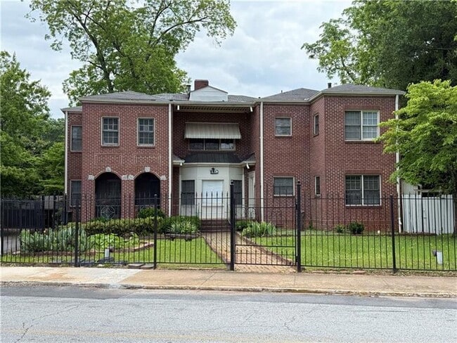 3548 E Main St in College Park, GA - Foto de edificio - Building Photo