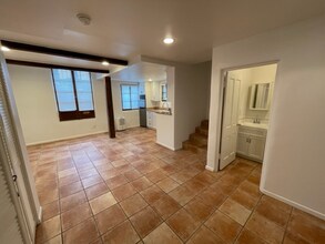 1855 N Kingsley Dr in Los Angeles, CA - Building Photo - Building Photo