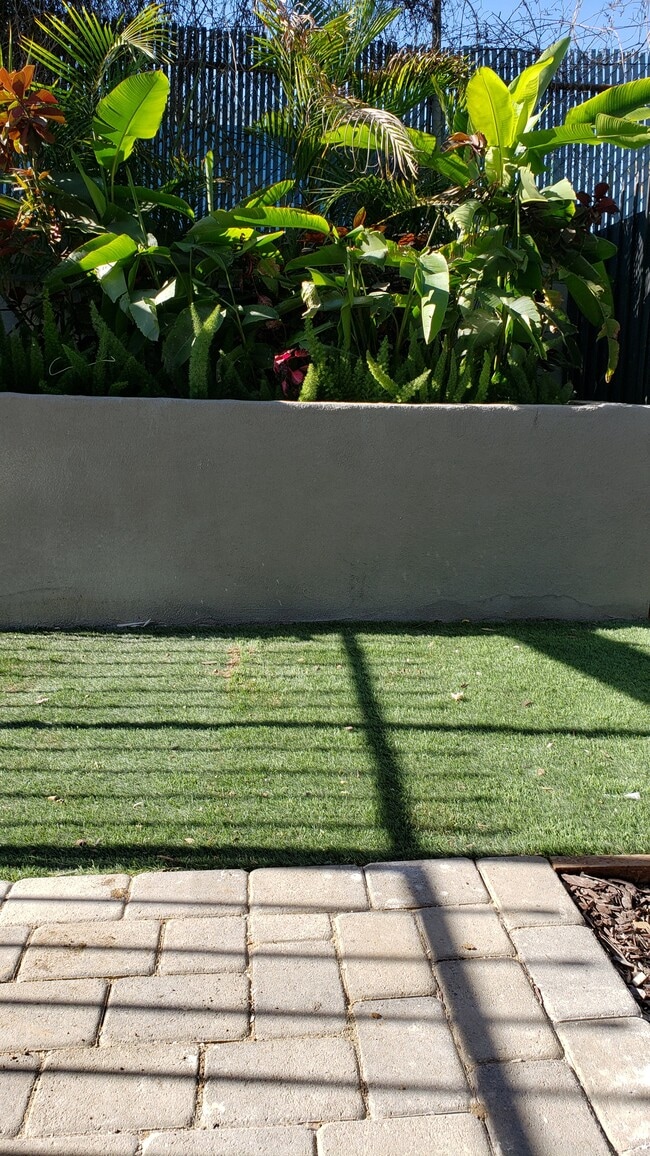 2131 Carmona Ave, Unit QUARTER