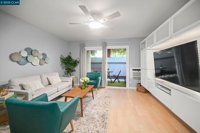 2560 Walnut Blvd in Walnut Creek, CA - Building Photo - Building Photo