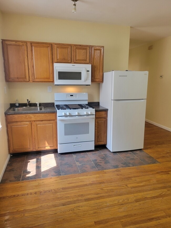 3438 Old York Rd, Unit 1 in Philadelphia, PA - Building Photo - Building Photo