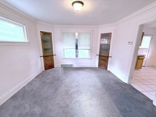 2010 Torbenson Dr in Cleveland, OH - Building Photo - Building Photo