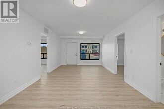 3370 Stella Crescent in Windsor, ON - Building Photo - Building Photo