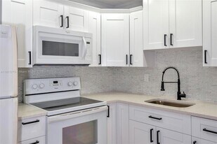 712 Division Ave in West Palm Beach, FL - Building Photo