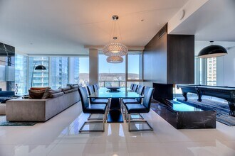 1300 Boul. René-Lévesque O in Montréal, QC - Building Photo - Building Photo