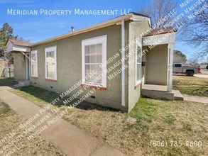 1904 24th St in Lubbock, TX - Foto de edificio - Building Photo