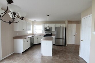 95 Counsel Ct in O'Fallon, MO - Foto de edificio - Building Photo