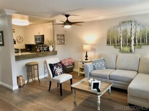 7545 Charmant Dr in San Diego, CA - Building Photo - Building Photo