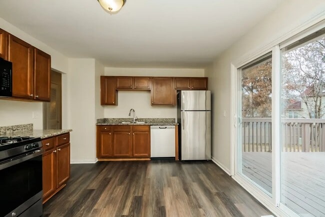 3011 Brighton Ave in Los Angeles, CA - Building Photo - Building Photo