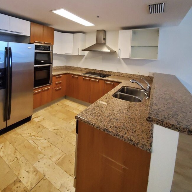 property at 170 SE 14th St