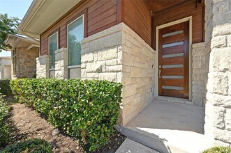 5013 Paul Thomas Dr in Austin, TX - Building Photo - Building Photo
