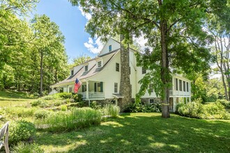 176 Schoolhouse Rd in Staatsburg, NY - Building Photo - Building Photo