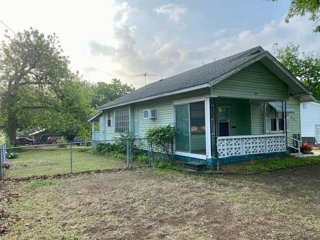 221 N Pesotum Ave in Shawnee, OK - Building Photo - Building Photo