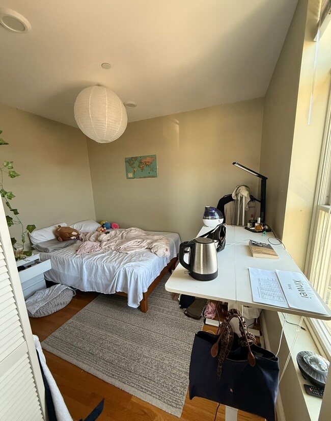 128 Roxbury St, Unit 7B in Boston, MA - Foto de edificio - Building Photo