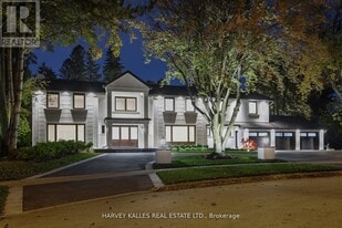 34 Fifeshire Rd in Toronto, ON - Building Photo