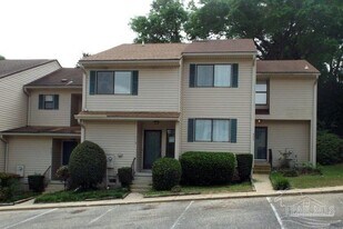 923 Brookside Pl in Pensacola, FL - Building Photo