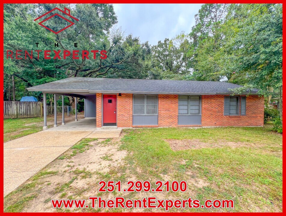 5301 S David Langan Dr in Mobile, AL - Building Photo