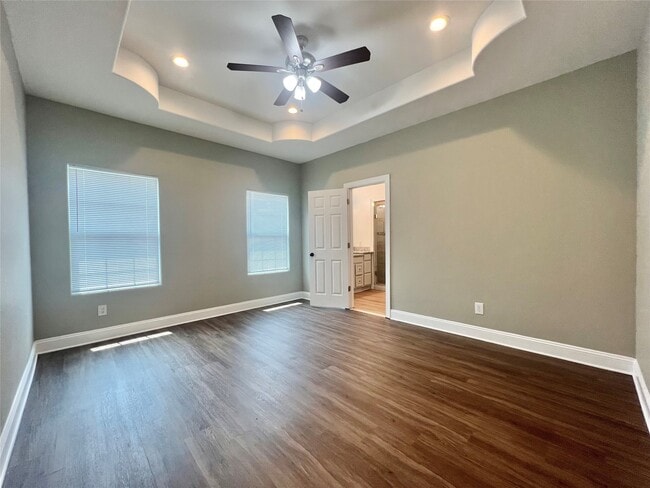2875 Amber Ave in Groves, TX - Building Photo - Building Photo