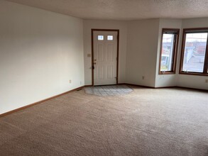 741 Orchard St-Unit -741 in Iowa City, IA - Building Photo - Building Photo