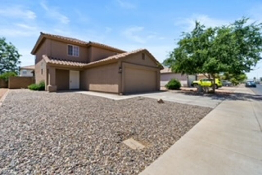 11809 W Sierra St in El Mirage, AZ - Building Photo