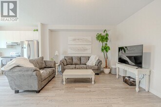 1174 Peelar Cres in Innisfil, ON - Building Photo - Building Photo