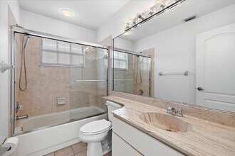 1902 SE Gaskins Cir in Port St. Lucie, FL - Building Photo - Building Photo