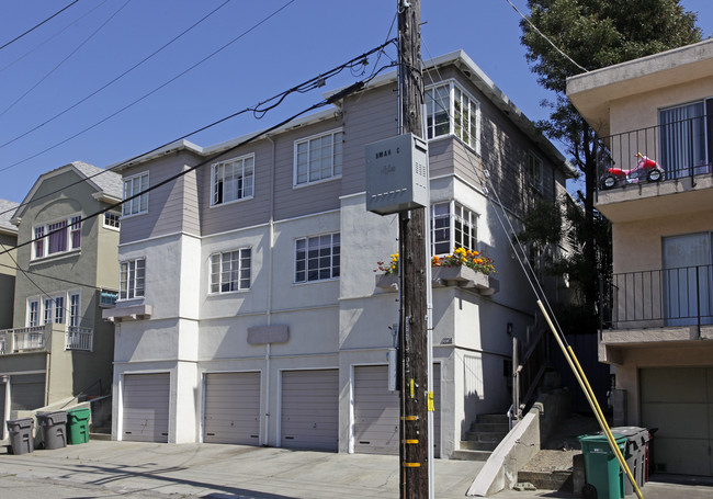 3738 Park Blvd in Oakland, CA - Building Photo - Building Photo