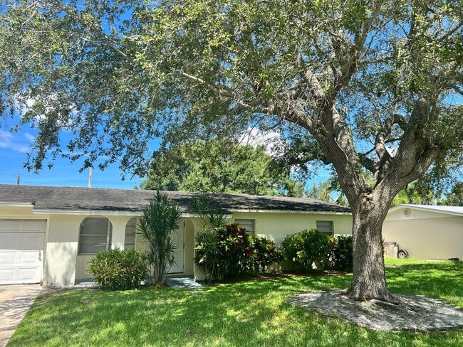 2617 S 28th St in Fort Pierce, FL - Building Photo - Building Photo