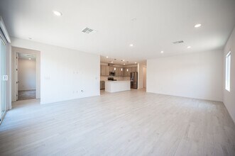 8665 Edmond St in Las Vegas, NV - Building Photo - Building Photo