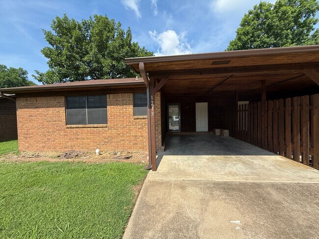 property at 1213-1215 University Dr
